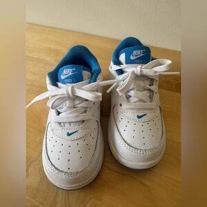 Nike Kids White and Blue Force 1 Sneakers